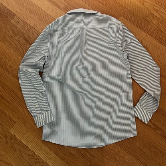 NWT Boys XL Vineyard Vines Button Down - Picture 4 of 4